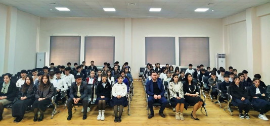 Qubada “Qəhrəmanlıq və mübarizə əzmi: Aprel döyüşləri” mövzusunda maarifləndirmə tədbiri keçirilib.