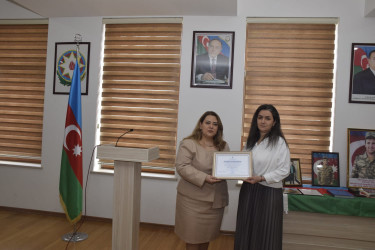 Quba Rayon Tarix-Diyarşünaslıq Muzeyinin akt zalında 44 günlük Vətən Müharibəsi şəhidi Hacıyev Aydəmir Sənan oğlunun xatirəsinə həsr olunmuş tədbir keçirilmişdir.