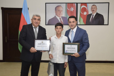 Ali təhsil müəssisələrinə yüksək balla qəbul olunan məzunlarla görüş keçirildi.