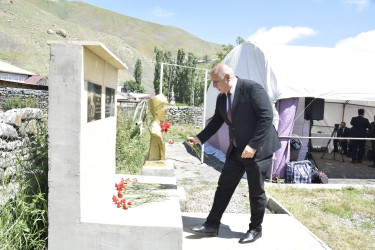 Qarxun kəndində vətəndaşlarla səyyar qəbul keçirilib.