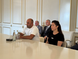 Quba Rayon İcra Hakimiyyətinin başçısı İlqar Mahmudovun rəhbərliyi ilə vətəndaş qəbulları davam etdirilir.