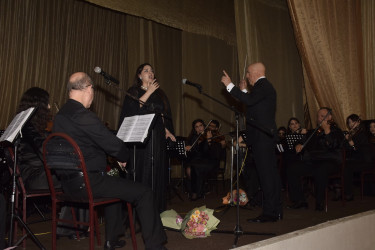 Qubada Ümummilli Lider Heydər Əliyevin anadan olmasının 103-cü ildönümünə həsr olunmuş konsert proqramı keçirilib.