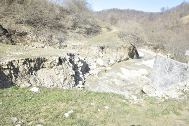 Rayon İcra Hakimiyyətinin başçısı sel sularının yaratdığı fəsadlarla yerində tanış olub.