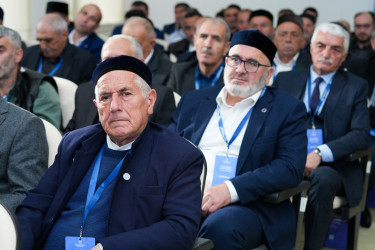 Dini Qurumlarla İş üzrə Dövlət Komitəsinin təşkilatçılığı ilə Quba şəhərində “Dini ekstremizmə qarşı mübarizə və müasir çağırışlar” mövzusunda regional konfrans öz işinə başlayıb.