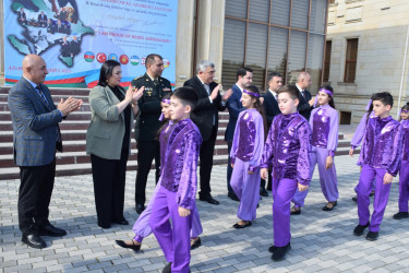 Quba şəhərində “Mən fəxr edirəm ki, Azərbaycanlıyam” adlı II Beynəlxalq folklor rəqs və yaradıcılıq festivalı keçirilib.