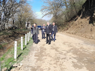 Quba Rayon İcra Hakimiyyətinin başçısı  İlqar Mahmudov intensiv leysan yağışlarının və torpaq sürüşmələrinin ciddi fəsadlar törətdiyi Quba-Alpan-Susay-Xınalıq, Quba-İspik-Xınalıq avtomobil yollarındakı mövcud vəziyyətlə tanış olmuşdur.