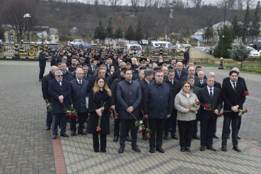 12 Dekabr - Ümummilli Lider Heydər Əliyevin Anım Günü Ulu Öndərin abidəsi ziyarət olunub.