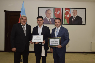 Ali təhsil müəssisələrinə yüksək balla qəbul olunan məzunlarla görüş keçirildi.