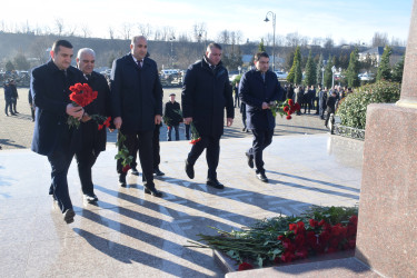 12 Dekabr - Ümummilli Lider Heydər Əliyevin anım günü.