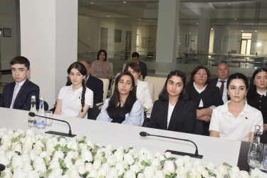 Ali təhsil müəssisələrinə yüksək balla qəbul olunan məzunlarla görüş keçirildi.