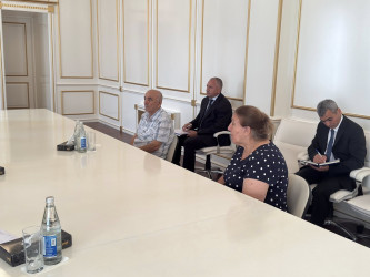 Vətəndaşlarla birbaşa ünsiyyətin davamlı olaraq həyata keçirilməsi diqqət mərkəzində saxlanılır.