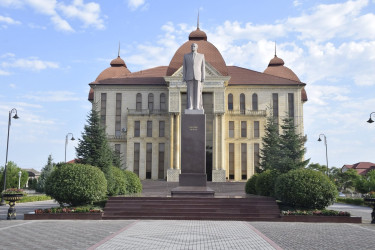Azərbaycan Respublikasının Baş prokuroru Kamran Əliyev Quba rayon prokurorluğunda Quba, Qusar, Xaçmaz, Şabran, Siyəzən və Xızı rayonları üzrə vətəndaşların qəbulunu keçirmişdir.