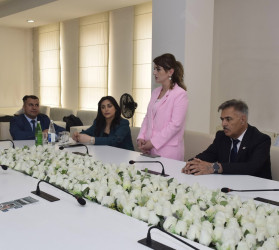 26 iyun - “Narkotik vasitələrin sui-istifadəsi və qanunsuz dövriyyəsi ilə Beynəlxalq Mübarizə Günü” çərçivəsində narkomaniyaya qarşı koordinasiyalı mübarizə imkanlarının artırılması mövzusunda dəyirmi masa keçirilmişdir.
