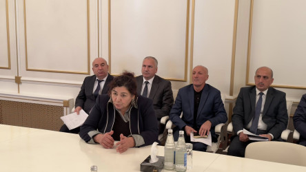 Quba Rayon İcra Hakimiyyətinin başçısı İlqar Mahmudovun vətəndaş qəbulları davam etdirilir.