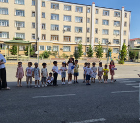 Məktəbəqədər təhsil müəssisəsində "Yol hərəkəti qaydaları" haqqında maarifləndirici tədbir keçirilmişdir.