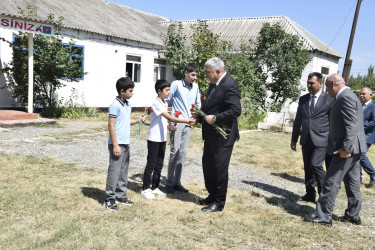 Qacar Zeyid kəndində səyyar vətəndaş qəbulu keçirilib.