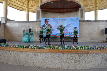 Quba şəhərində “Mən fəxr edirəm ki, Azərbaycanlıyam” adlı II Beynəlxalq folklor rəqs və yaradıcılıq festivalı keçirilib.