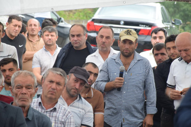 Rayon İcra Hakimiyyətinin başçısı İlqar Mahmudov Küsnət kəndində səyyar vətəndaş qəbulu keçirilib.