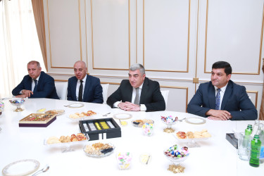 Rayon İcra Hakimiyyətinin başçısı İlqar Mahmudov Azərbaycan Dövlət Pedaqoji Universitetinin prorektoru, professor Asəf Zamanov, Azərbaycan Dövlət Pedaqoji Universitetinin, İstanbul Ticarət Universitetinin, İstanbul Texniki Universitetinin professor və müəllim heyəti  ilə görüş keçirmişdir.