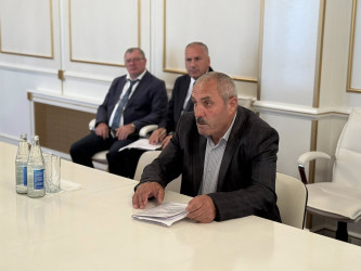 Quba Rayon İcra Hakimiyyətinin başçısı İlqar Mahmudovun vətəndaş qəbulları davam edir.