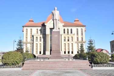 2 Fevral - Gənclər Gününə həsr olunmuş regionun gənc müəllimləri ilə görüş keçirilmişdir.