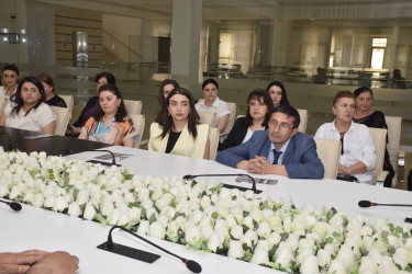 26 iyun - “Narkotik vasitələrin sui-istifadəsi və qanunsuz dövriyyəsi ilə Beynəlxalq Mübarizə Günü” çərçivəsində narkomaniyaya qarşı koordinasiyalı mübarizə imkanlarının artırılması mövzusunda dəyirmi masa keçirilmişdir.