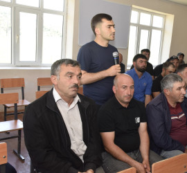 Xaltan kəndində vətəndaşlarla səyyar qəbul keçirildi.