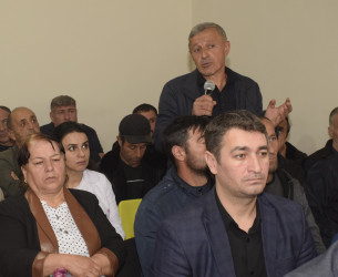 İspik kəndində növbəti səyyar vətəndaş qəbulu keçirilib.