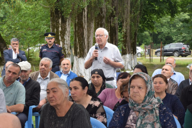 Uzunmeşə kəndində səyyar vətəndaş qəbulu keçirilib.