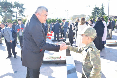 Zəfər Günündə rayonun Şəhidlər Xiyabanı ziyarət olundu.