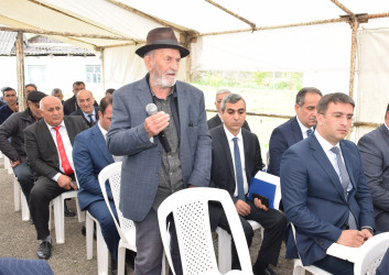 İlqar Mahmudov Aşağı Atuc kənd inzibati ərazi dairəsinin Susayqışlaq kəndində vətəndaşların səyyar qəbulunu keçirmişdir.