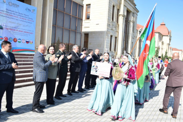 Quba şəhərində “Mən fəxr edirəm ki, Azərbaycanlıyam” adlı II Beynəlxalq folklor rəqs və yaradıcılıq festivalı keçirilib.