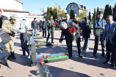 Zəfər Günündə rayonun Şəhidlər Xiyabanı ziyarət olundu.