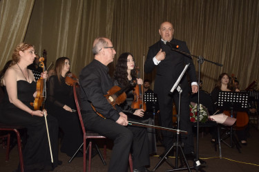 Qubada Ümummilli Lider Heydər Əliyevin anadan olmasının 103-cü ildönümünə həsr olunmuş konsert proqramı keçirilib.