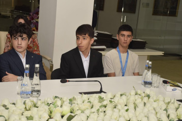 Ali təhsil müəssisələrinə yüksək balla qəbul olunan məzunlarla görüş keçirildi.