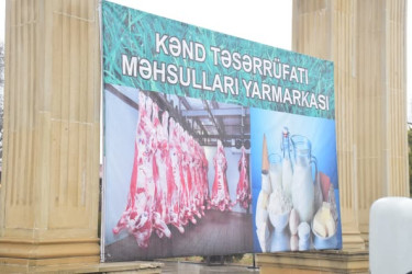 “Quba Meydanı” parkının qarşısında bayram yarmarkası fəaliyyətə başlayıb.