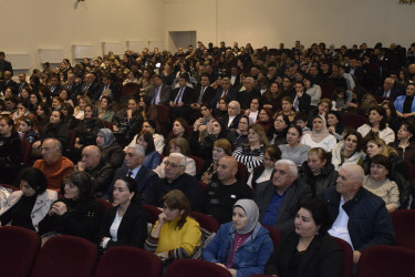 Qubada Ümummilli Lider Heydər Əliyevin anadan olmasının 103-cü ildönümünə həsr olunmuş konsert proqramı keçirilib.