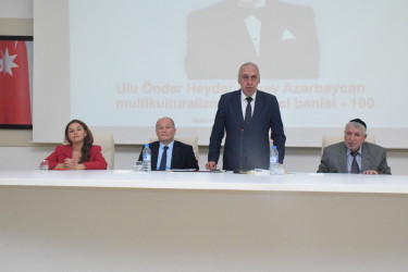 “Ulu Öndər Heydər Əliyev Azərbaycan multikulturalizminin siyasi banisi - 100” mövzusunda seminar keçirilmişdir.