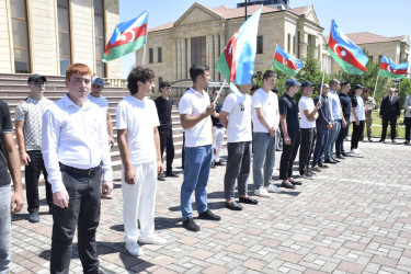 Qubada həqiqi hərbi xidmətə yola salınan çağırışçıların təntənəli yolasalma mərasimi keçirilib.