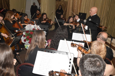 Qubada Ümummilli Lider Heydər Əliyevin anadan olmasının 103-cü ildönümünə həsr olunmuş konsert proqramı keçirilib.