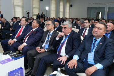 Qubada keçirilən “Dini ekstremizmə qarşı mübarizə və müasir çağırışlar” mövzusunda regional konfrans işini panel sessiyalarla davam etdirib.