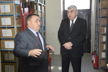 Quba Rayon İcra Hakimiyyətinin başçısı Dövlət Arxivinin Quba filialının iş fəaliyyətilə tanış olub.