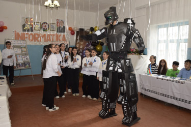 Hikmət Hüseynov adına 4 nömrəli humanitar fənlər təmayüllü məktəb-liseydə “Rəqəmsal Dünya” adlı tədbiri keçirilmişdir.