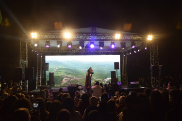 Qubada Şanlı Zəfərin beşinci ildönümü münasibətilə möhtəşəm bayram konserti keçirilib.
