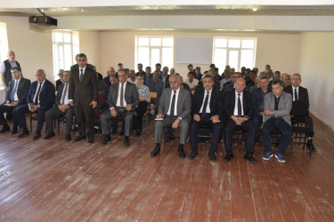 Xaltan kəndində vətəndaşlarla səyyar qəbul keçirildi.