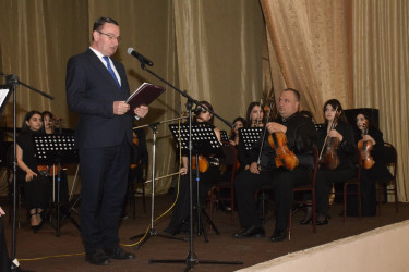 Qubada Ümummilli Lider Heydər Əliyevin anadan olmasının 103-cü ildönümünə həsr olunmuş konsert proqramı keçirilib.