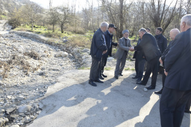 Rayon İcra Hakimiyyətinin başçısı sel sularının yaratdığı fəsadlarla yerində tanış olub.