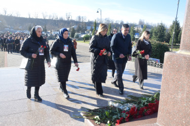 12 Dekabr - Ümummilli Lider Heydər Əliyevin anım günü.