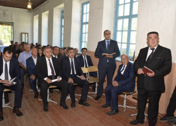 Yerfi kəndində vətəndaşlarla səyyar qəbul keçirildi.