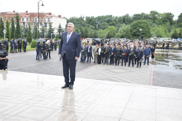 15 İyun - Milli Qurtuluş Günü münasibətilə Qubada Ulu Öndər Heydər Əliyevin abidəsi ziyarət edildi.